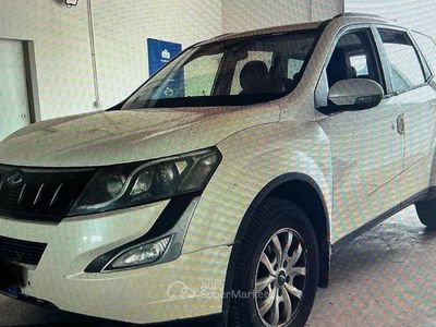 Usata Mahindra XUV500 140 CV (102 kW) 2016 Bianco SUV