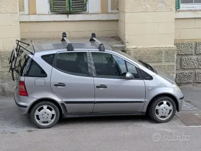 Usata Mercedes A160 102 CV (75 kW) 1999 Grigio Utilitaria