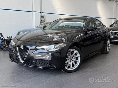 Begagnad Alfa Romeo Giulia Executive 190 HK (139 kW) 2018 Svart Sedan
