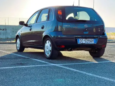 Usado Opel Corsa Enjoy 60 HP (44 kW) 2006 Azul Citadino