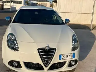 Usata Alfa Romeo Giulietta 105 CV (77 kW) 2013 Bianco Utilitaria