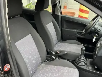 Usata Ford Fiesta 75 CV (55 kW) 2007 Nero Utilitaria