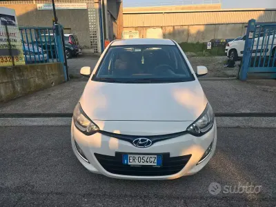 Usata Hyundai i20 Edition 85 CV (62 kW) 2013 Bianco Utilitaria