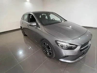 Käytetty Mercedes B180