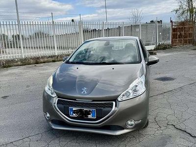 Usata Peugeot 208 Allure 68 CV (50 kW) 2013 Utilitaria