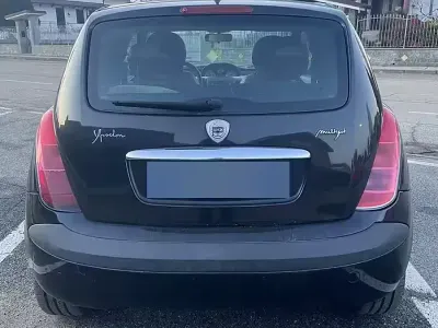 Usata Lancia Ypsilon 69 CV (50 kW) 2005 Nero Utilitaria