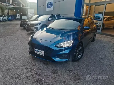 Usata Ford Focus ST-Line 120 CV (88 kW) 2021 Blu Berlina