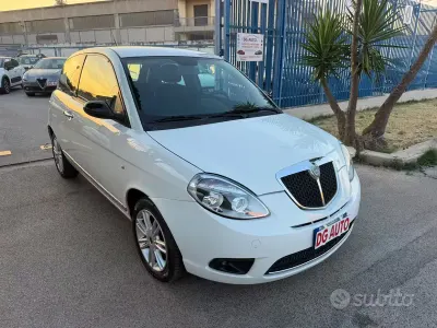 Usata Lancia Ypsilon 69 CV (50 kW) 2011 Bianco Utilitaria