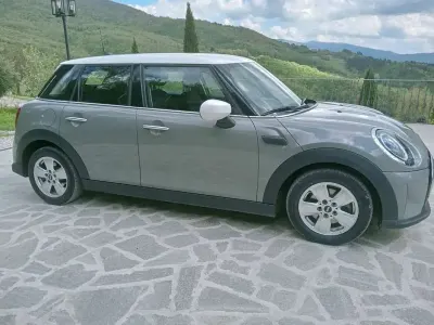 Usata Mini ONE Essential 102 CV (75 kW) 2021 Grigio Utilitaria