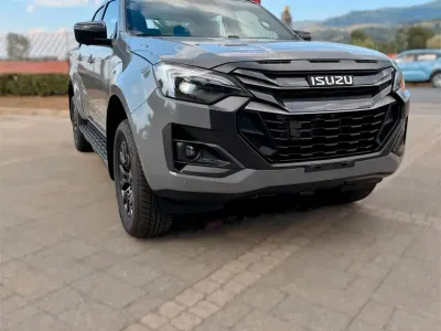 Nuova Isuzu D-Max 163 CV (119 kW) 2026 Grigio Pick-up