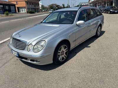 Argento Usata 2004 Mercedes E280 Avantgarde Station wagon | 2400 € (Buon prezzo)