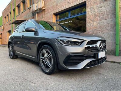 Usata Mercedes GLA180 Premium 116 CV (85 kW) 2022 Grigio montagna SUV