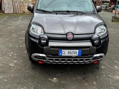Usado Fiat Panda Cross Cross 85 CV (62 kW) 2023 Utilitario