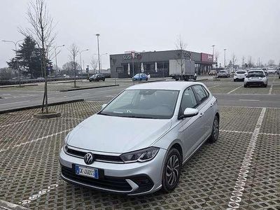 Usata VW Polo Life 95 CV (69 kW) 2022 Grigio Berlina