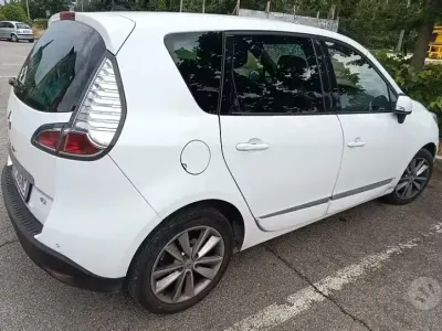 Usata Renault Scénic III XMOD 110 CV (80 kW) 2012 Bianco Monovolume