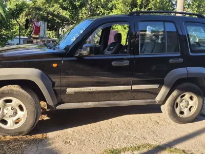 Usata Jeep Cherokee Limited 163 CV (119 kW) 2006 Nero SUV