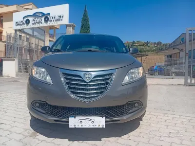 Gebraucht Lancia Ypsilon Gold 95 PS (69 kW) 2015 Grau Kleinwagen