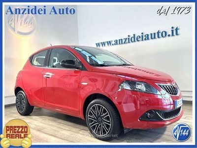 Usata Lancia Ypsilon Gold 69 CV (50 kW) 2023 Rosso pastello Utilitaria