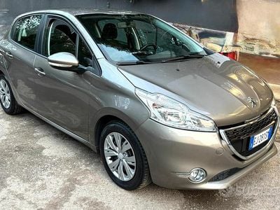 Usata Peugeot 208 68 CV (50 kW) 2012 Marrone Utilitaria