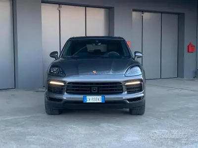 Usata Porsche Cayenne 340 CV (250 kW) 2021 Grigio SUV
