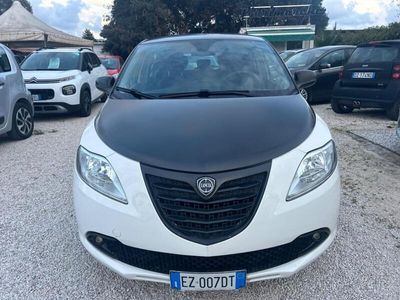 usata Lancia Ypsilon Momo Design 69 cv s