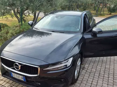 Usata Volvo V60 Business Edition 150 CV (110 kW) 2020 Nero Station wagon