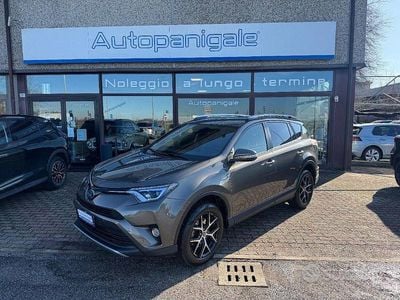 Usata Toyota RAV4 Hybrid Lounge 155 CV (114 kW) 2017 Grigio SUV