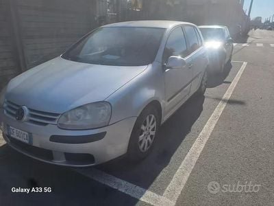 Begagnad VW Golf IV 102 HK (75 kW) 2006 Grå Halvkombi
