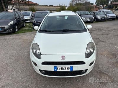 Usata Fiat Punto Lounge 69 CV (50 kW) 2014 Bianco Utilitaria