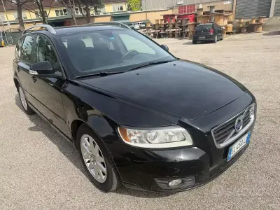 Usata Volvo V50 R-Design 116 CV (85 kW) 2012 Nero Station wagon