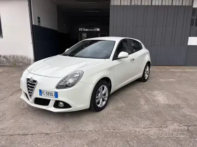Usata Alfa Romeo Giulietta 120 CV (88 kW) 2016 Bianco Utilitaria