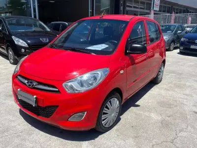 Usata Hyundai i10 Comfort 69 CV (50 kW) 2011 Rosso Utilitaria