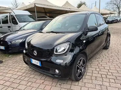 Usata Smart ForFour 71 CV (52 kW) 2017 Nero Utilitaria