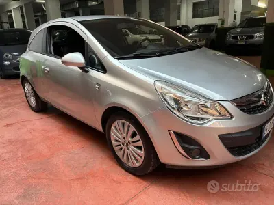 Usata Opel Corsa 58 CV (42 kW) 2013 Grigio Utilitaria