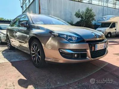 Usata Renault Laguna III 150 CV (110 kW) 2012 Marrone Station wagon