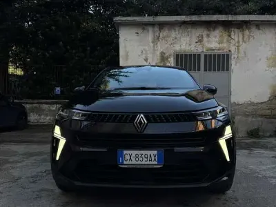 Usata Renault Captur Techno 101 CV (74 kW) 2025 Nero SUV