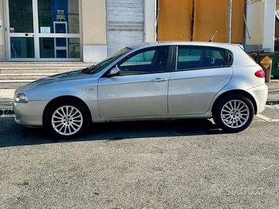 Grigio Usata 2006 Alfa Romeo 147 Distinctive Utilitaria | 3000 € (Buon prezzo)