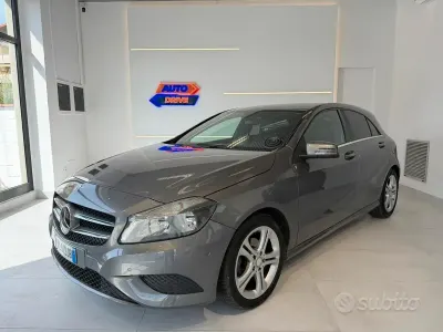 Usata Mercedes A180 109 CV (80 kW) 2015 Grigio Berlina