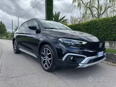 Occasion Fiat Tipo Cross 131 ch (96 kW) 2021 Noir Berline