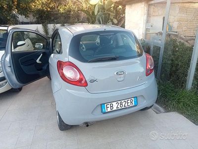 Usata Ford Ka 69 CV (50 kW) 2016 Grigio Berlina