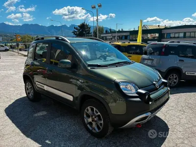 Usata Fiat Panda Cross Cross 90 CV (66 kW) 2018 Verde Utilitaria