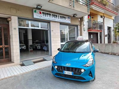 Usata Hyundai i10 67 CV (49 kW) 2022 Blu Utilitaria