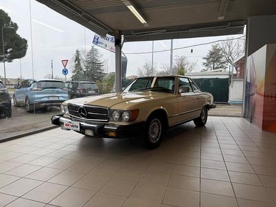 Usata Mercedes SL380 217 CV (159 kW) 1982 Beige Cabrio