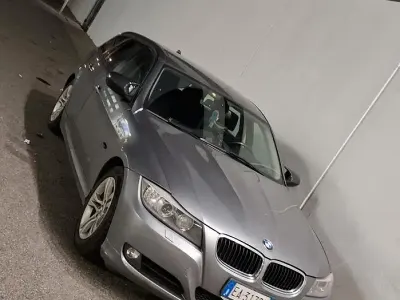 Usata BMW 320 Sport Line 170 CV (125 kW) 2010 Grigio Station wagon