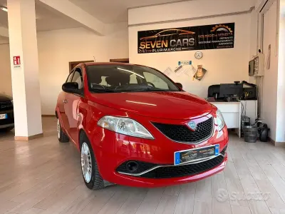 Gebraucht Lancia Ypsilon Gold 69 PS (50 kW) 2017 Rot Kleinwagen