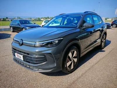 Usata VW Tiguan Life 150 CV (110 kW) 2024 Grigio SUV