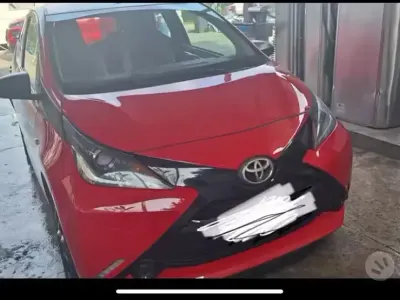 Usata Toyota Aygo 69 CV (50 kW) 2017 Rosso Utilitaria