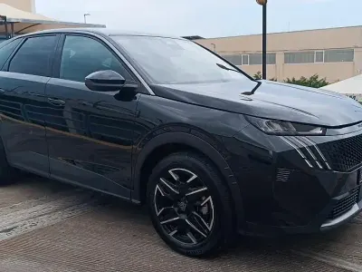 Usata Peugeot 3008 Allure 149 CV (109 kW) 2025 Nero SUV