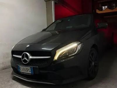 Usata Mercedes 180 116 CV (85 kW) 2016 Nero Berlina