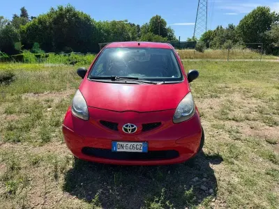 Usata Toyota Aygo 68 CV (50 kW) 2008 Rosso Utilitaria